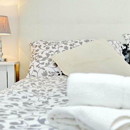 רומא Bbhome Trastevere Station White Chic Apartment מראה חיצוני תמונה