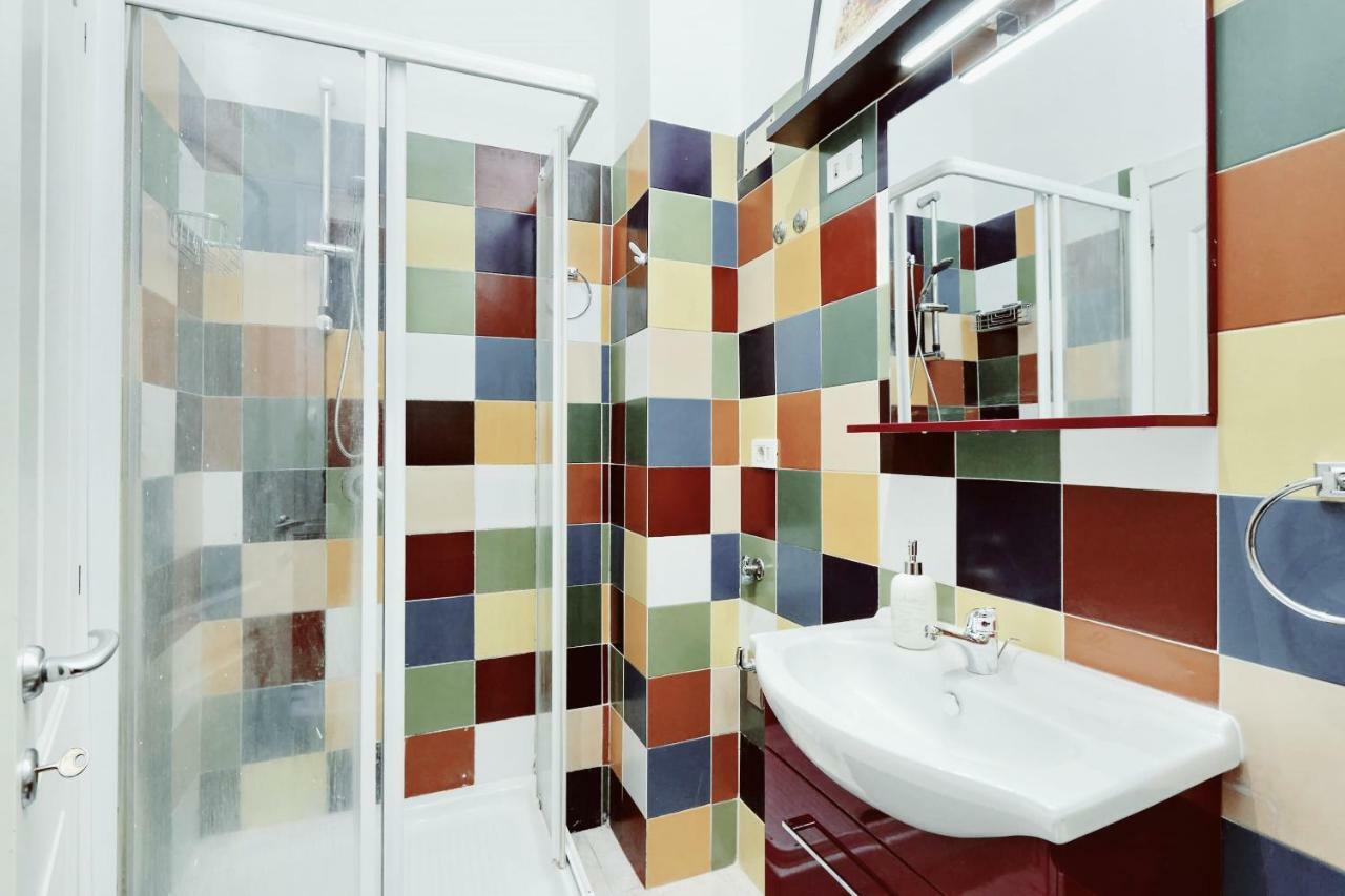 רומא Bbhome Trastevere Station White Chic Apartment מראה חיצוני תמונה
